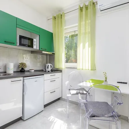 Marine Lux Apartments Pula Exterior photo