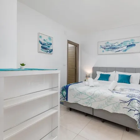 Marine Lux Apartments Pula Exterior photo