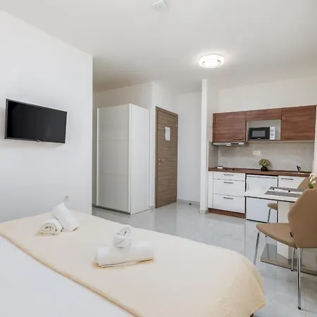 Marine Lux Apartments Pula Exterior photo