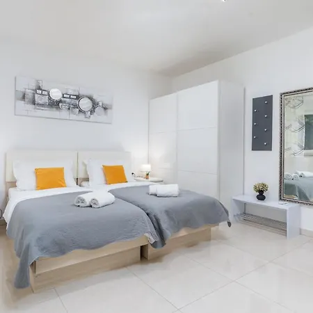 Marine Lux Apartments Pula Exterior photo