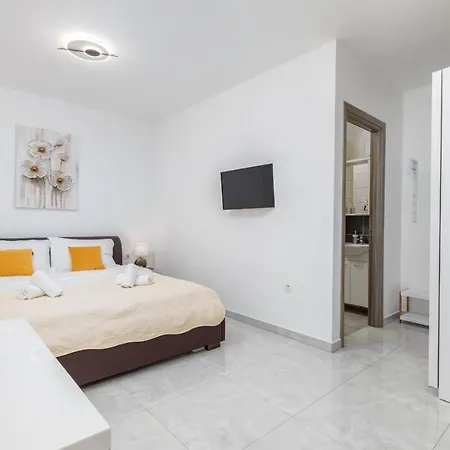 Marine Lux Apartments Pula Exterior photo
