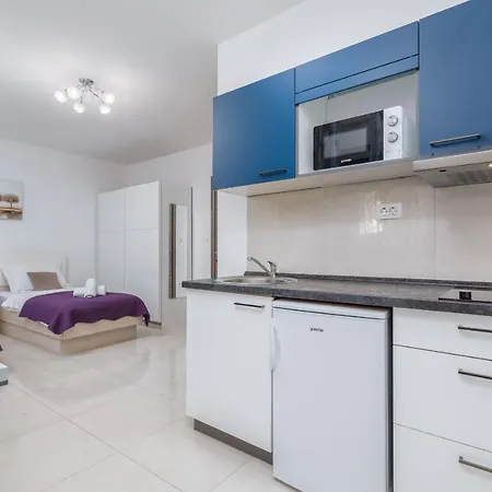 Marine Lux Apartments Pula Exterior photo