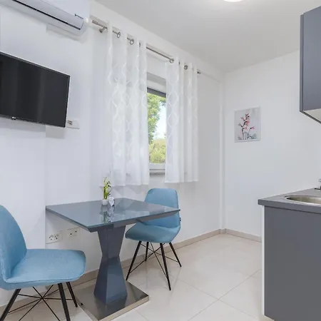 Marine Lux Apartments Pula Exterior photo