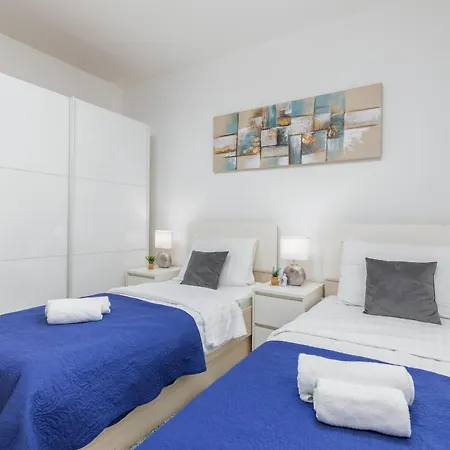 Marine Lux Apartments Pula Exterior photo
