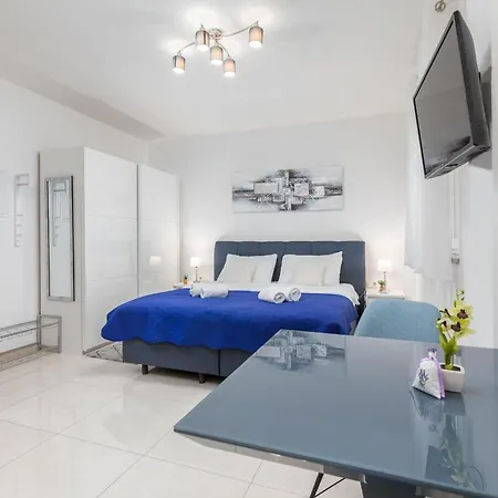 Marine Lux Apartments Pula Exterior photo