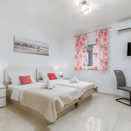 Marine Lux Apartments Pula Exterior photo