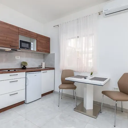 Marine Lux Apartments Pula Exterior photo