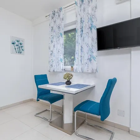 Marine Lux Apartments Pula Exterior photo