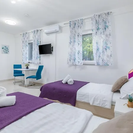 Marine Lux Apartments Pula Exterior photo