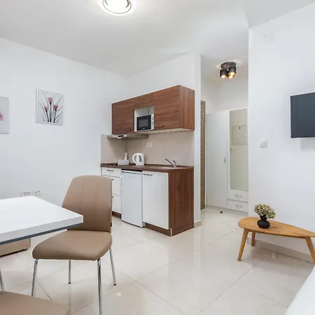Marine Lux Apartments Pula Exterior photo